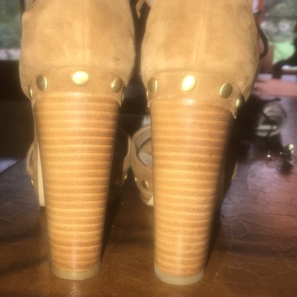 Pella Moda Heels - Picture 6 of 6